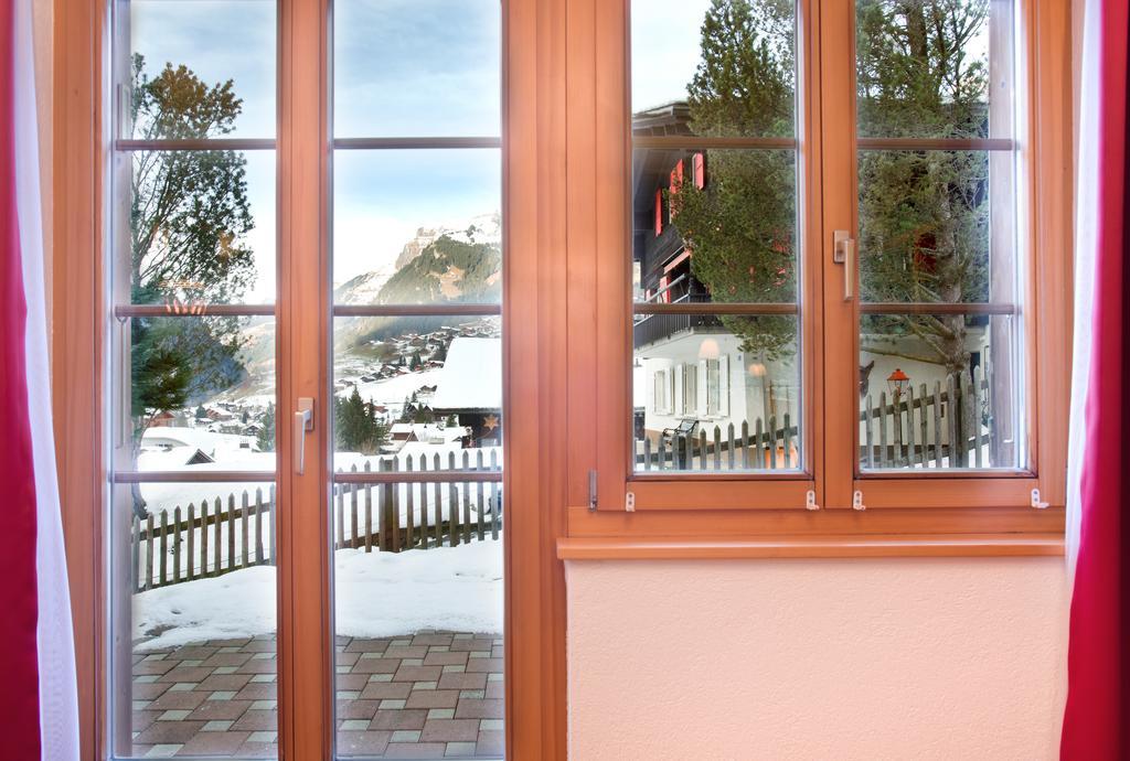 Mom - Alpine Boutique Apartments, Chalet Fagus, Terrace Studio 格林德瓦 客房 照片