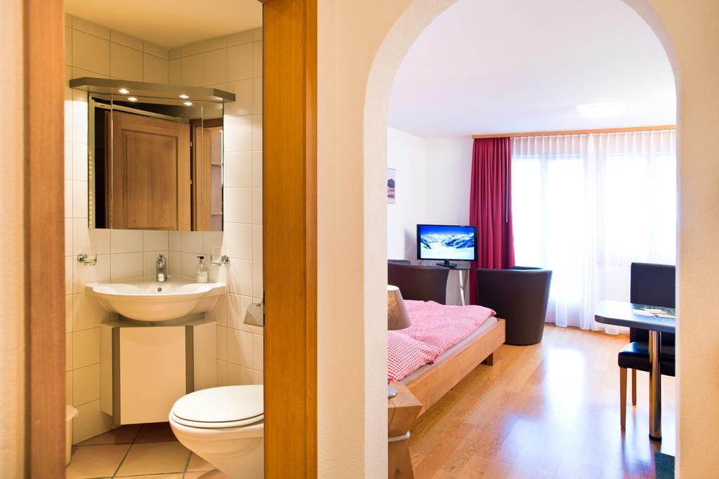 Mom - Alpine Boutique Apartments, Chalet Fagus, Terrace Studio 格林德瓦 客房 照片